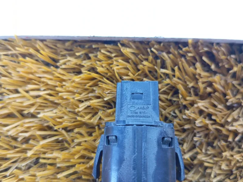 Кнопка запуска двигателя