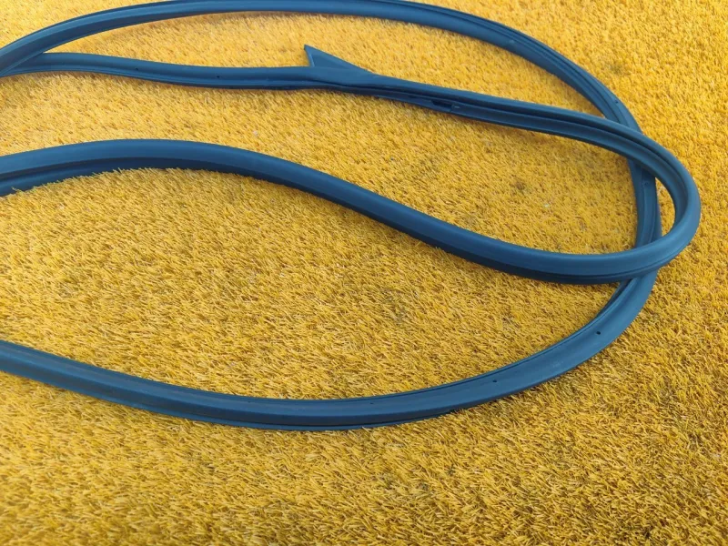 Уплотнитель двери