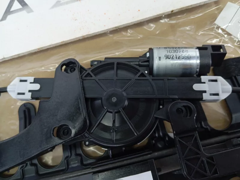 Мотор регулировки сиденья