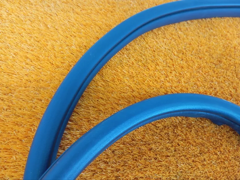 Уплотнитель проема двери