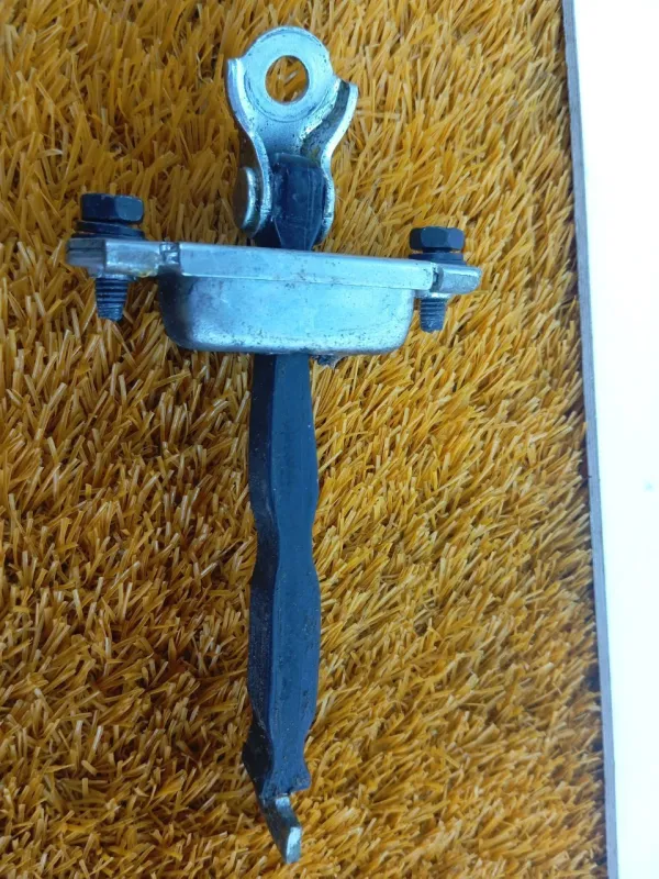 Ограничитель двери