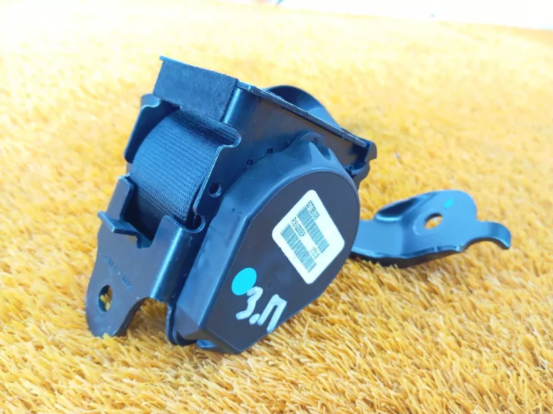 Ремень безопасности