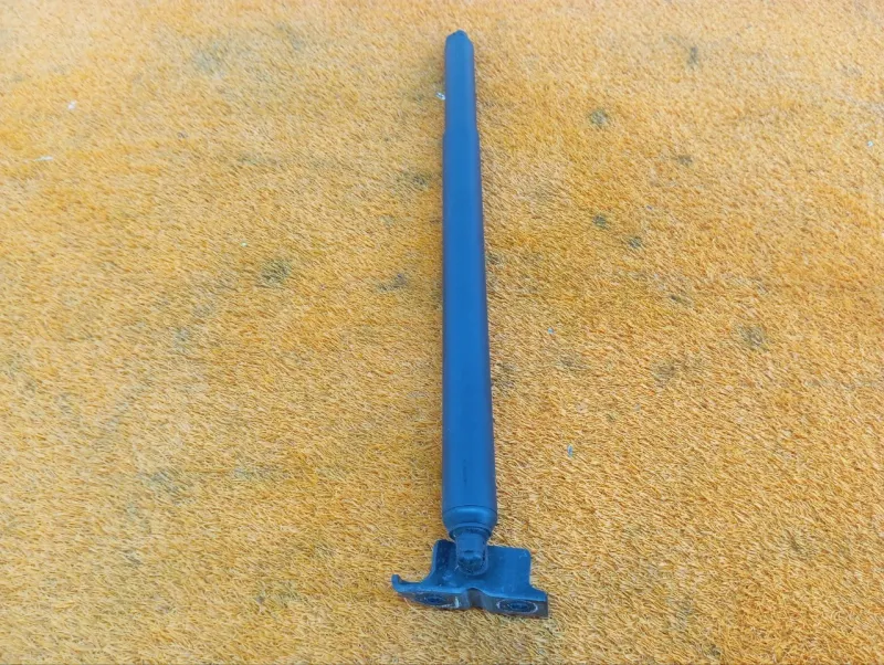 Амортизатор багажника