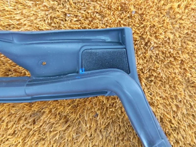 Уплотнитель двери