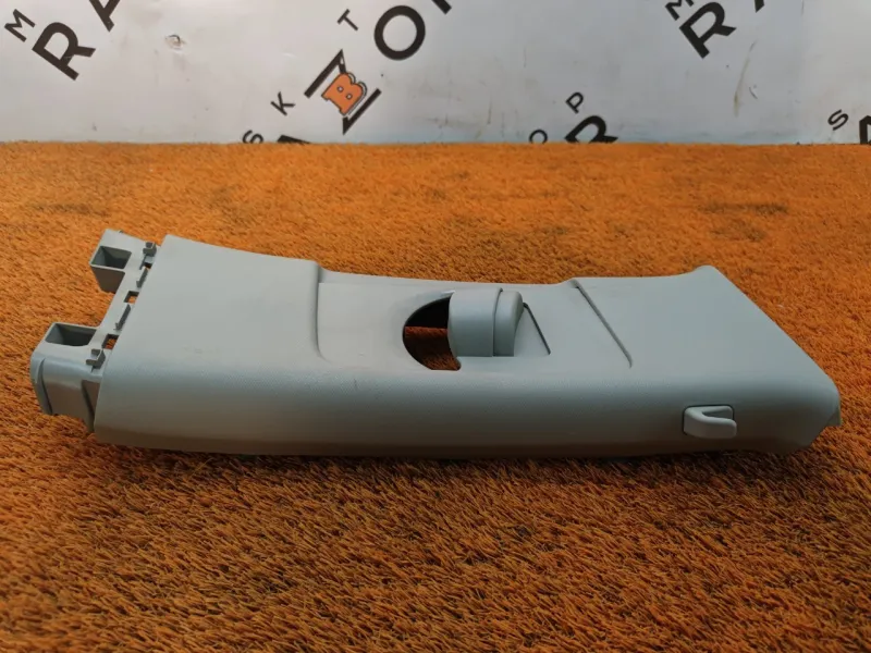 Обшивка центральной стойки