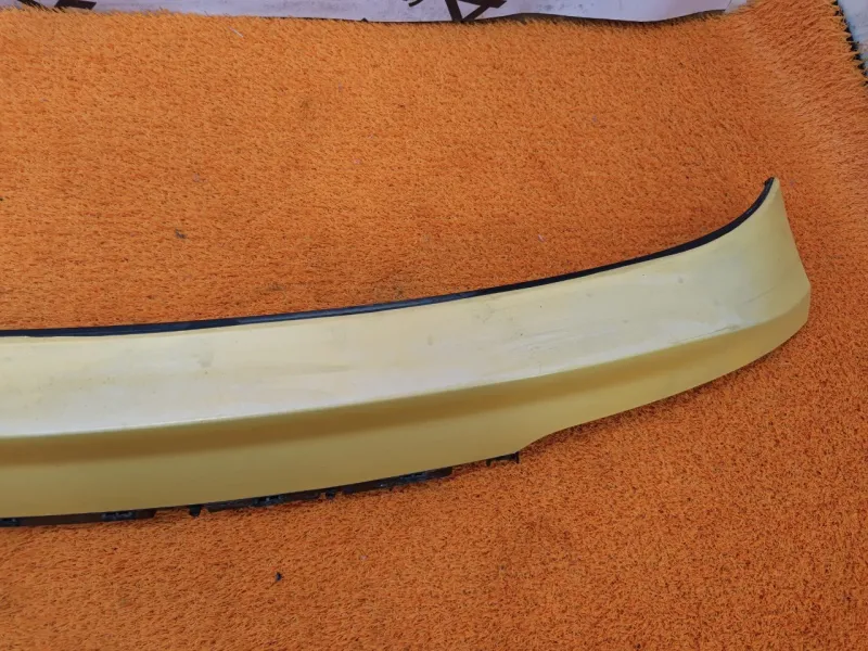 Накладка крышки багажника