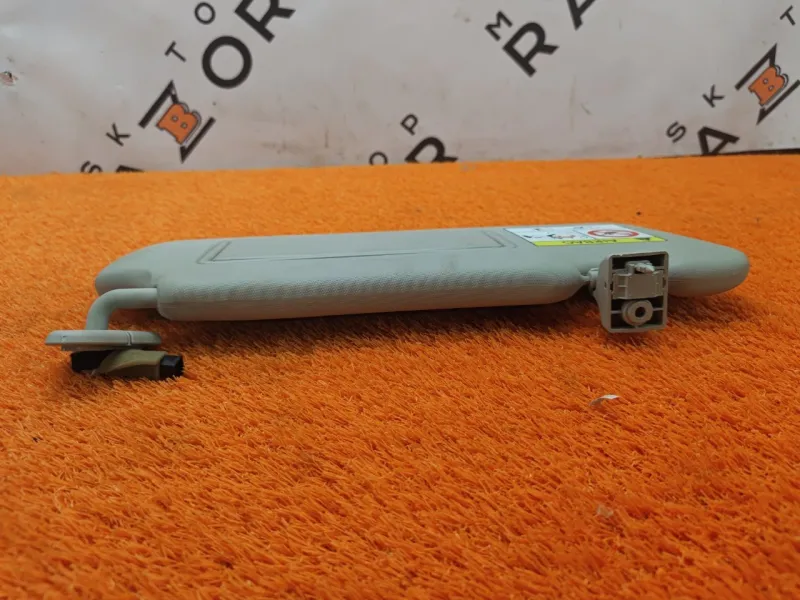 Козырек солнцезащитный