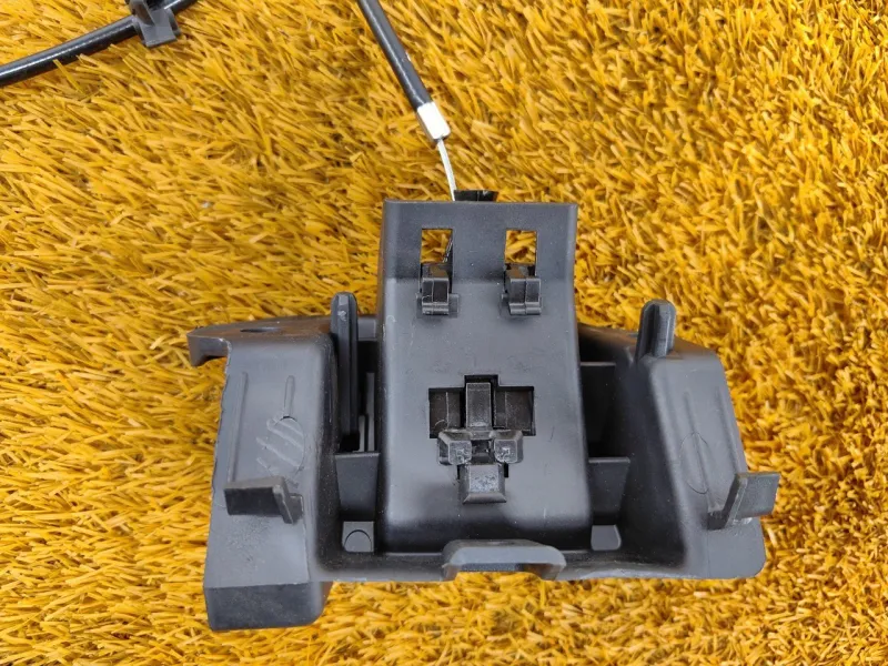 Ручка открывания капота