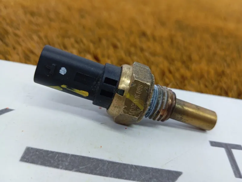 Датчик температуры охлаждающей жидкости