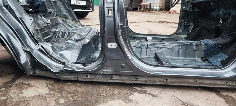 Порог с центральной стойкой