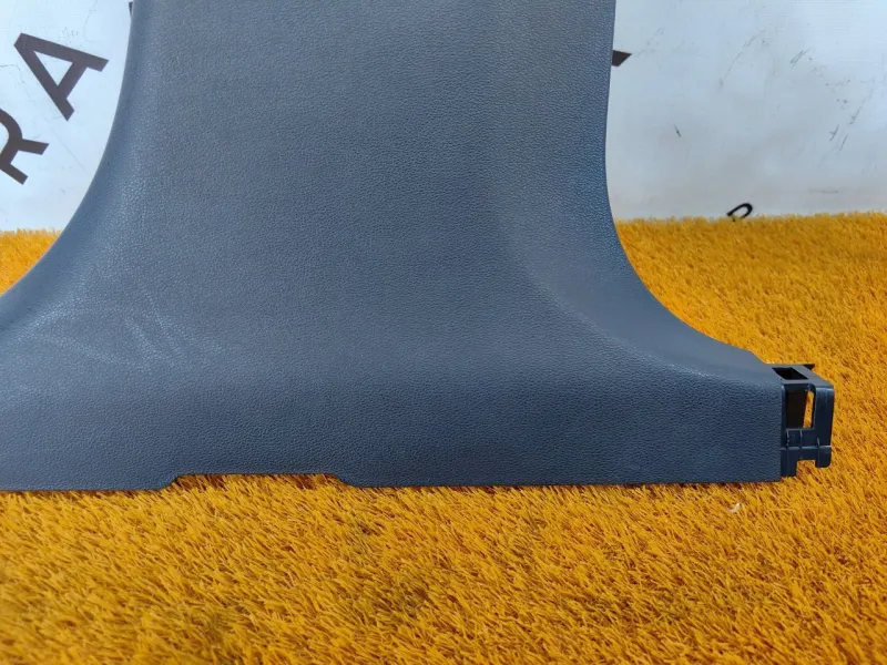 Обшивка центральной стойки