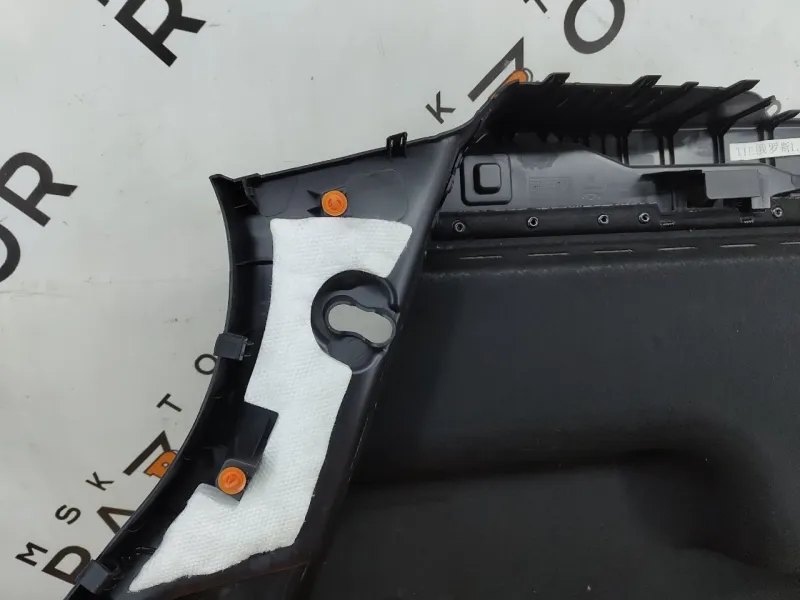 Обшивка багажника