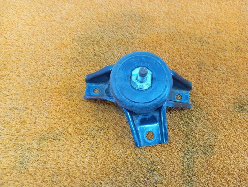 Подушка двигателя