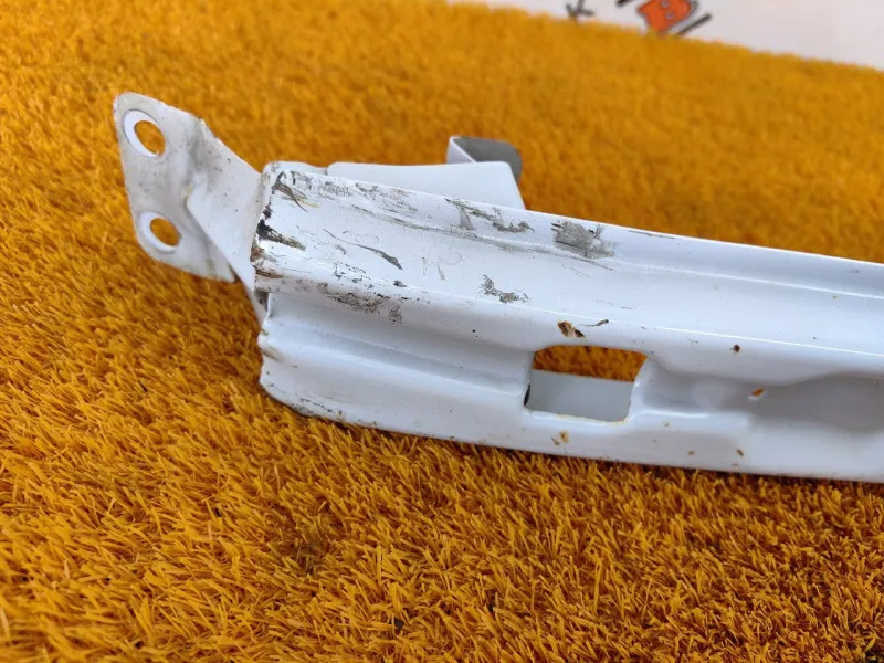 Усилитель бампера