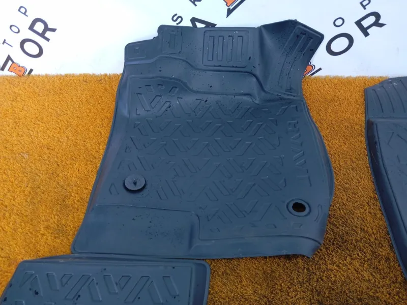 Коврик салона