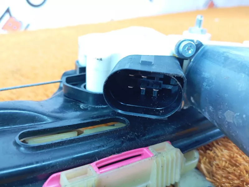 Стеклоподъемник