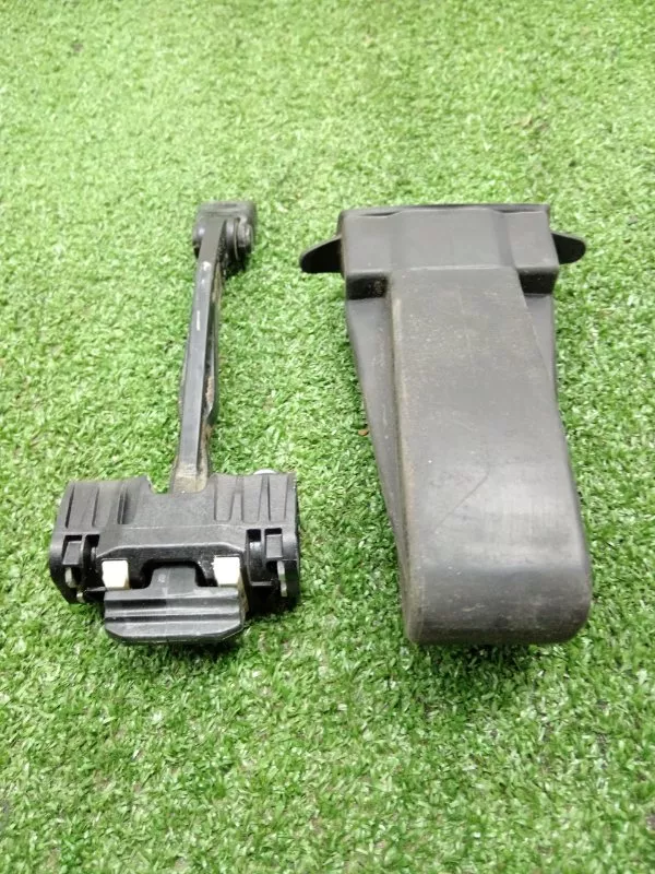 Ограничитель двери