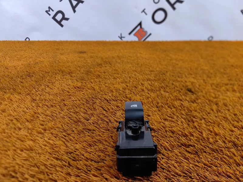 Кнопка стеклоподъемника