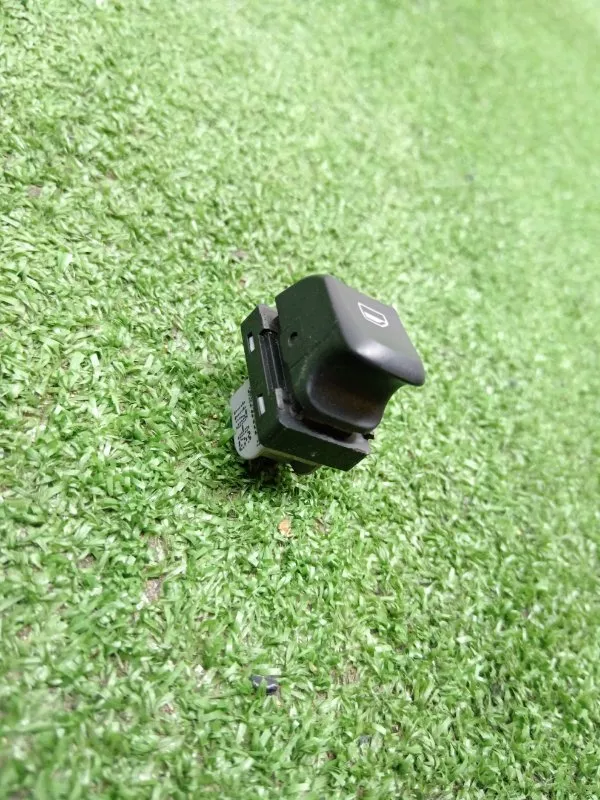 Кнопка стеклоподъемника