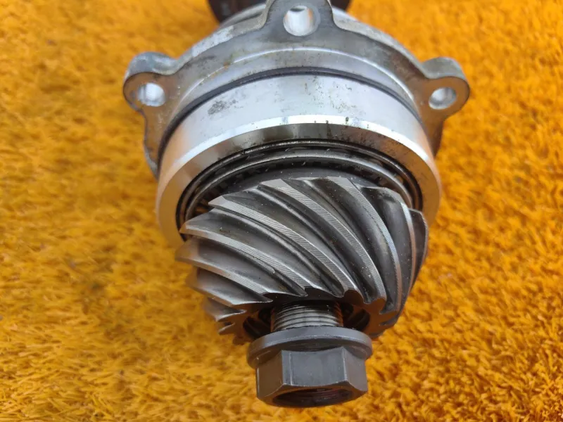 Вал приводной раздаточной коробки