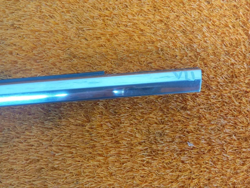 Молдинг стекла