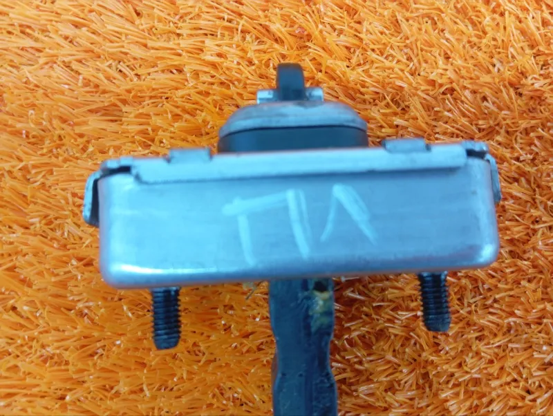 Ограничитель двери