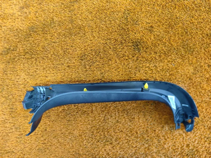 Накладка крышки багажника