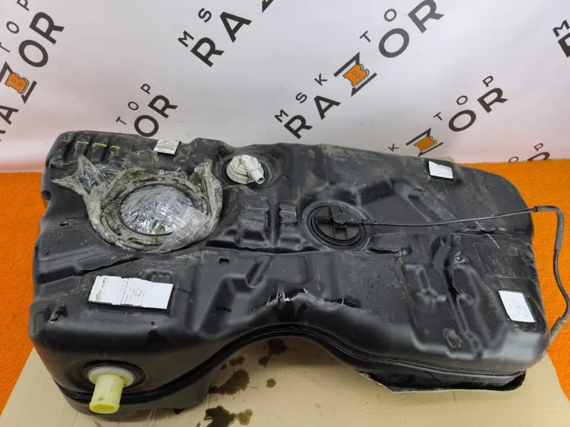 Бак топливный