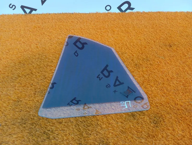 Форточка двери