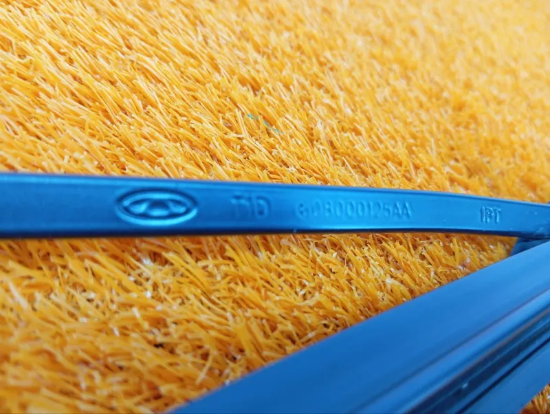 поводок стеклоочистителя