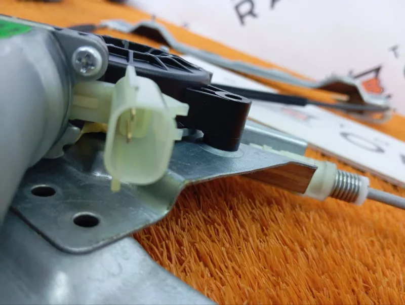 Стеклоподъемник