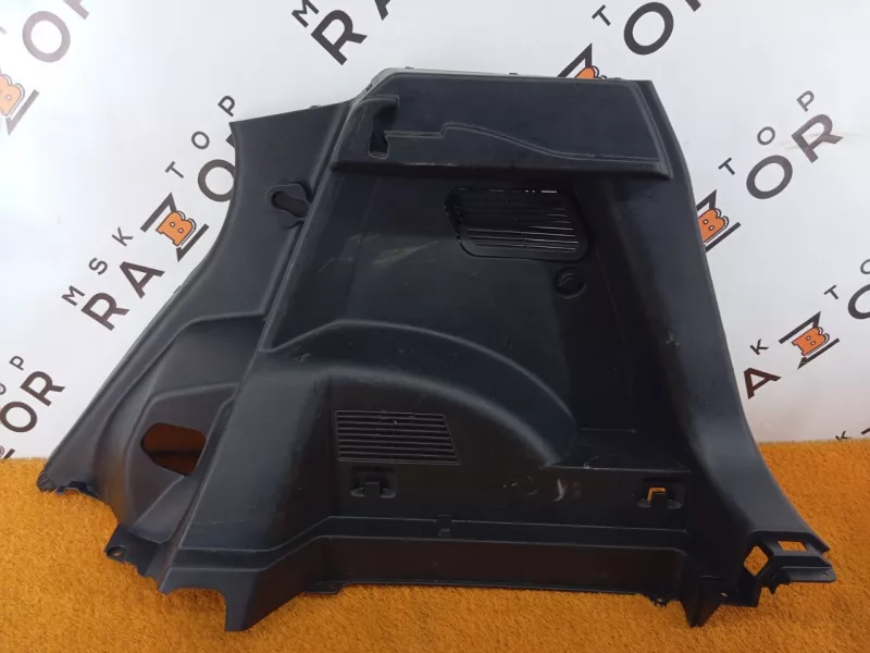 Обшивка багажника