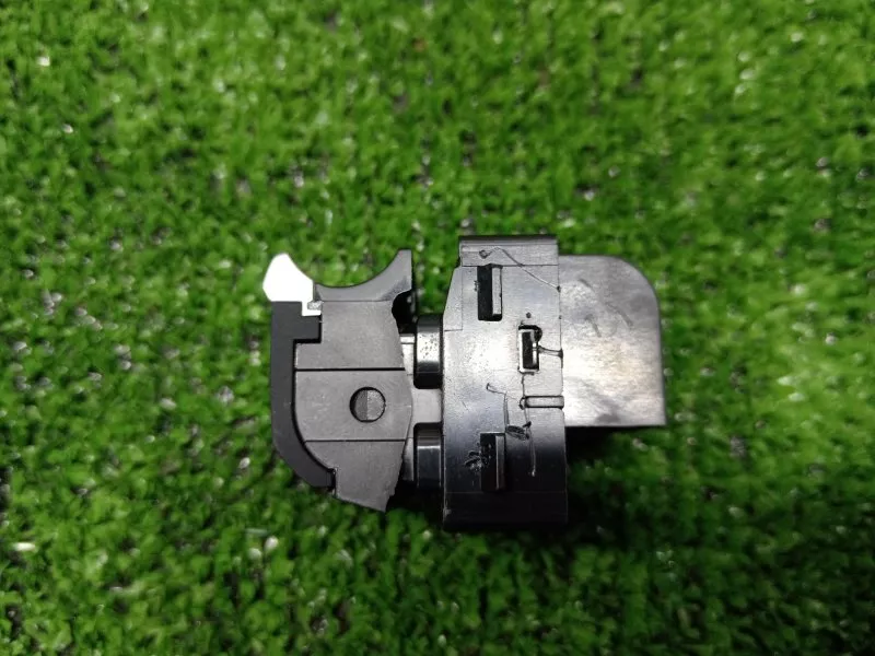 Кнопка стеклоподъемника