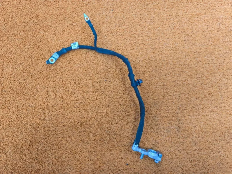 Клемма аккумулятора