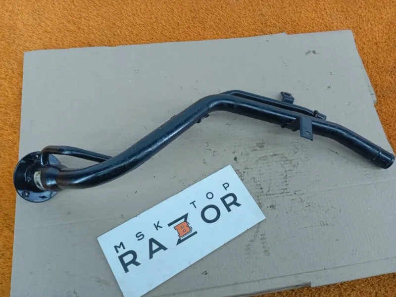 Горловина топливного бака