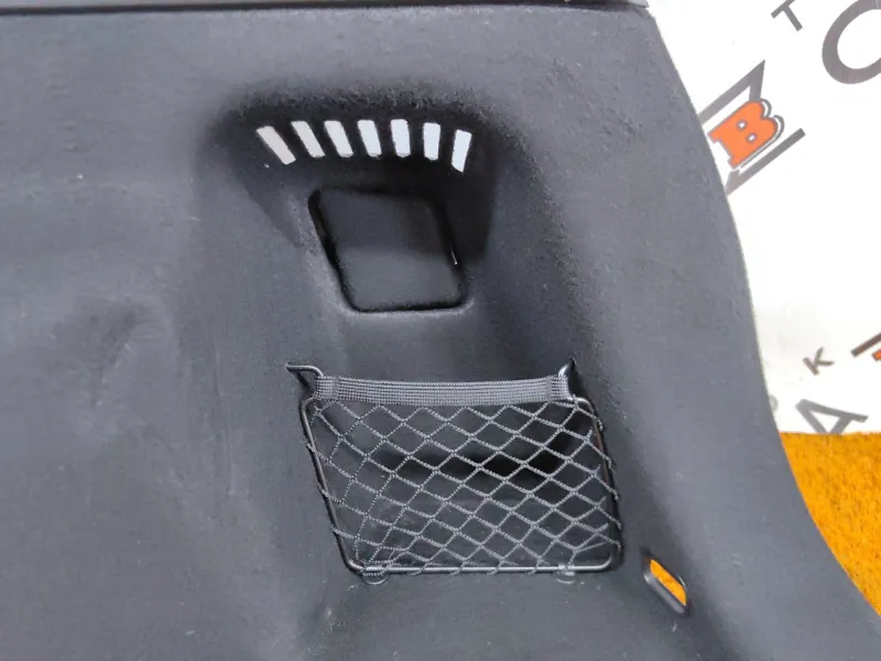 Обшивка багажника