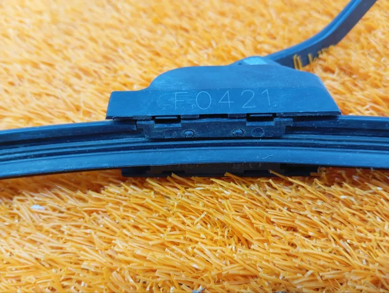 поводок стеклоочистителя