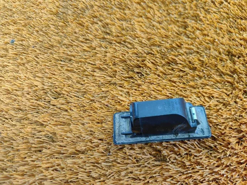 Фонарь подсветки номера