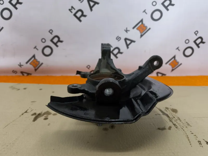 Кулак поворотный