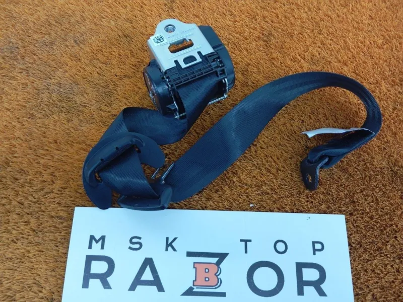 Ремень безопасности