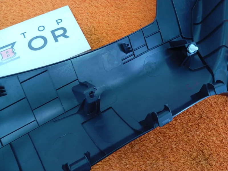 Накладка на стойку кузова