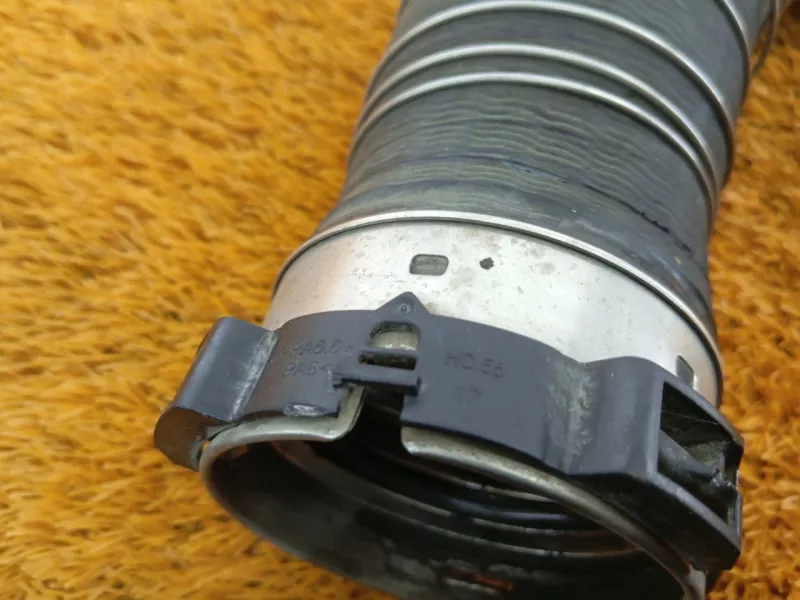 Патрубок интеркулера