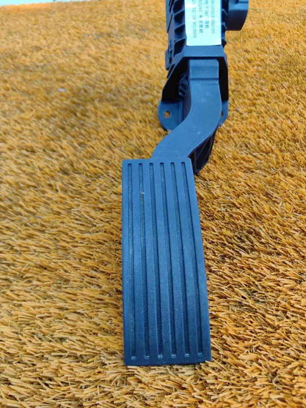 Педаль газа