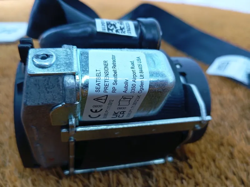 Ремень безопасности