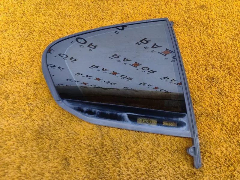 Форточка двери BMW 5-Series 2019 51357381348 G30 B47D20A, задняя правая