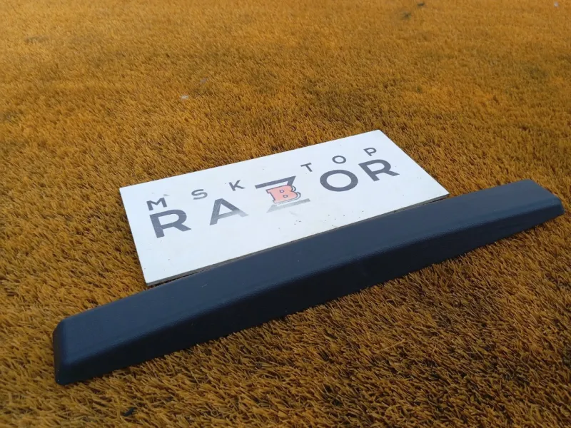 Накладка крышки багажника