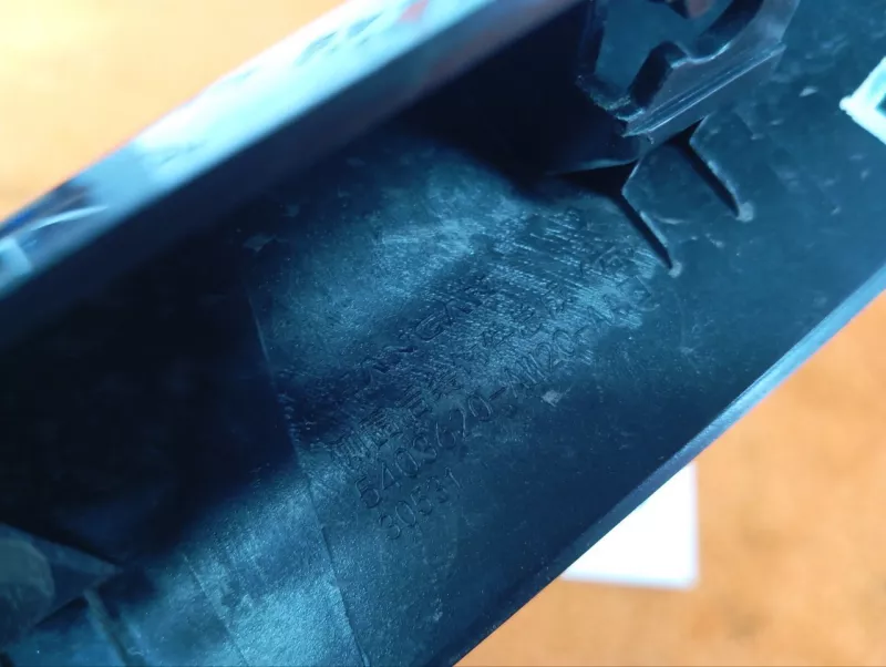 Молдинг на крыло