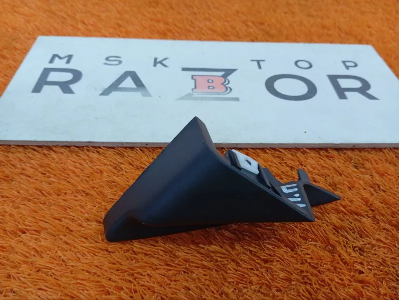 Накладка крепления зеркала