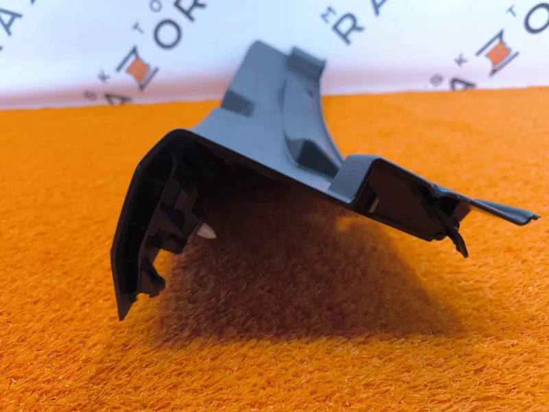 Накладка замка багажника