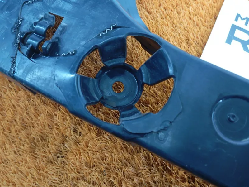 Крепление бампера